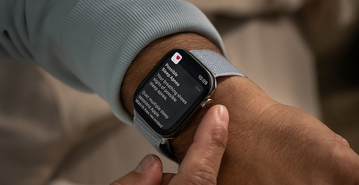 「睡眠時無呼吸の可能性」の通知が表示されているApple Watch